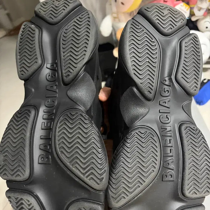 [BUNJANG] Balenciaga Triple S All Black Size 41 / 새상품급 발렌시아가 트리플S 올블랙 41