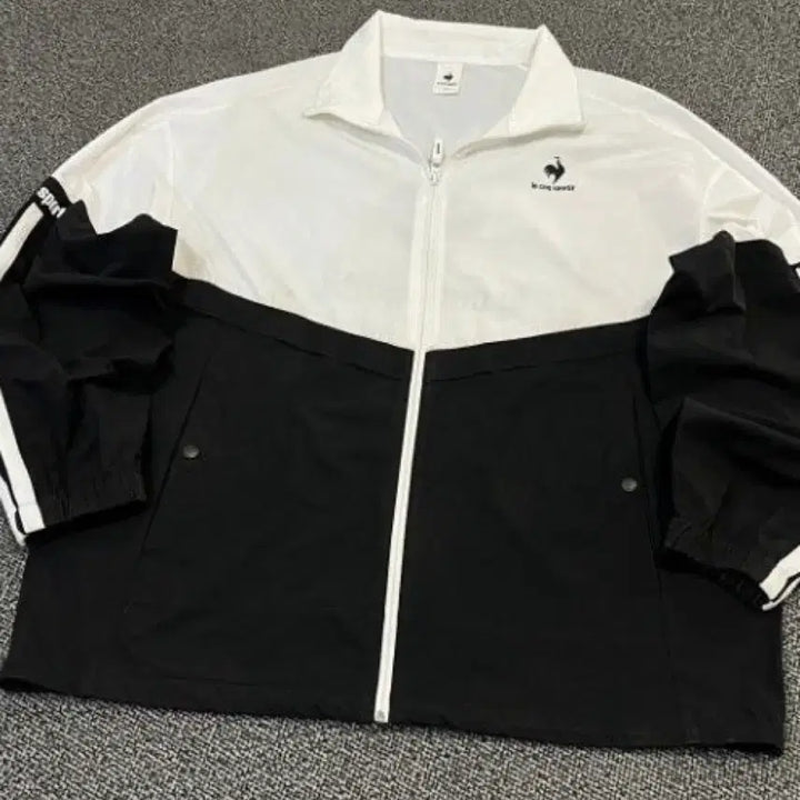 [BUNJANG] Le Coq Sportif Windbreaker / 르꼬끄 바람막이