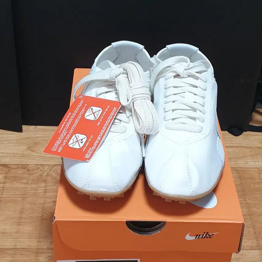 [BUNJANG] Nike Dunk Low "White Gum" Summit White Light Brown (W235) / 나이키 문 슈 OG 서밋 화이트 검 라이트 브라운 (W235)