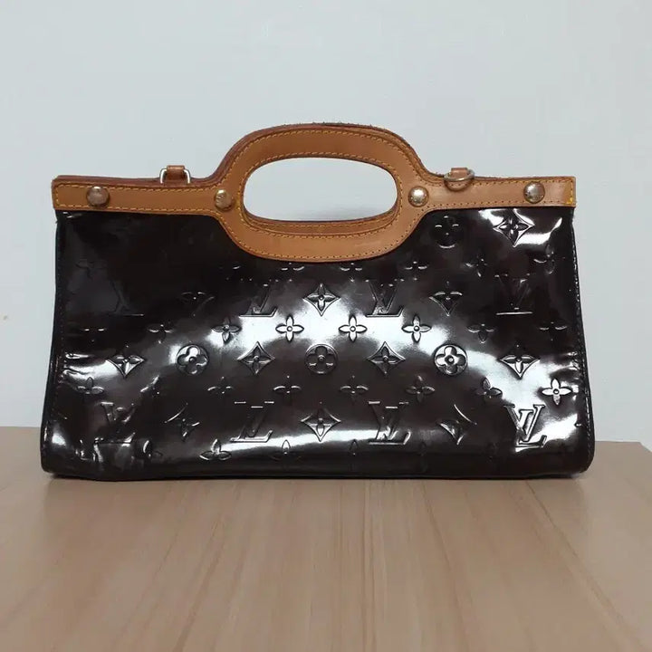 [BUNJANG] Louis Vuitton Roxbury Drive Monogram Vernis Amarante Tote Bag M91309 / 루이비통 룩스부리 드라이브 모노그램 베르니 아마랑뜨 버건디