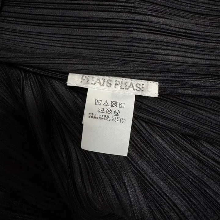 [BUNJANG] Pleats Please Basic Long Cardigan Black Size 3 / 플리츠플리즈 베이직 롱 가디건 블랙 3사이즈