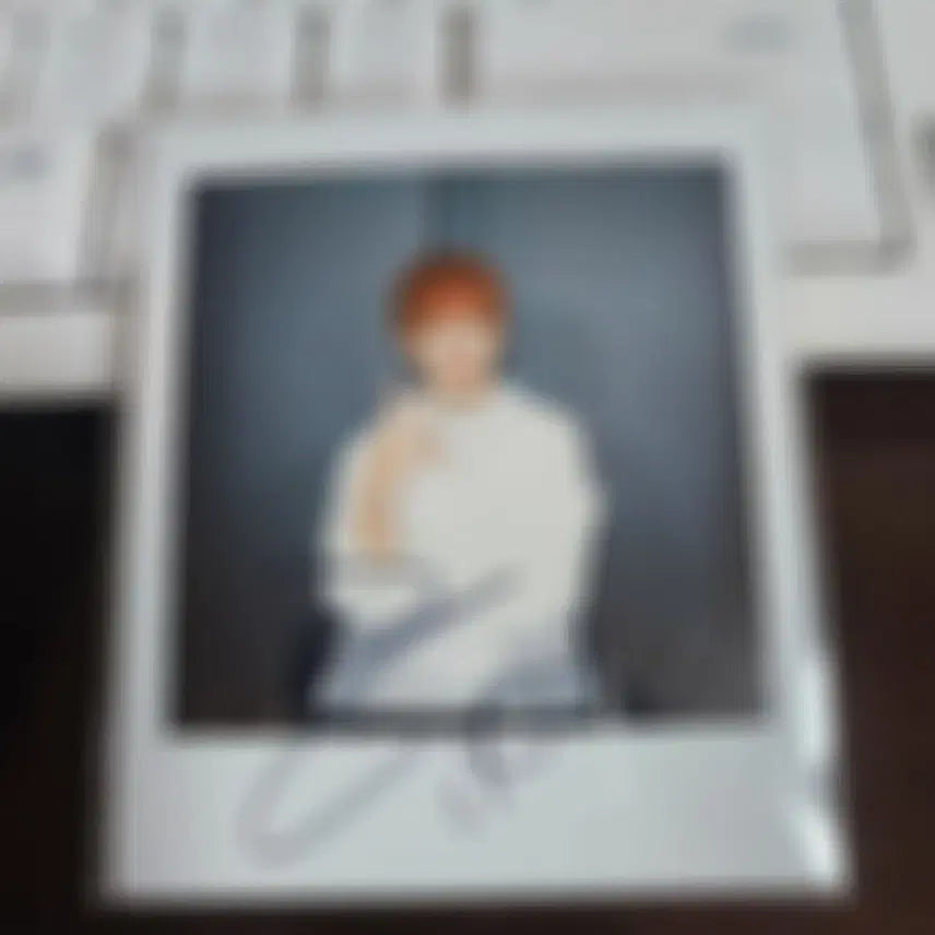 [BUNJANG] ATEEZ Hongjoong Autographed Polaroid / 에이티즈 홍중 싸인 폴라