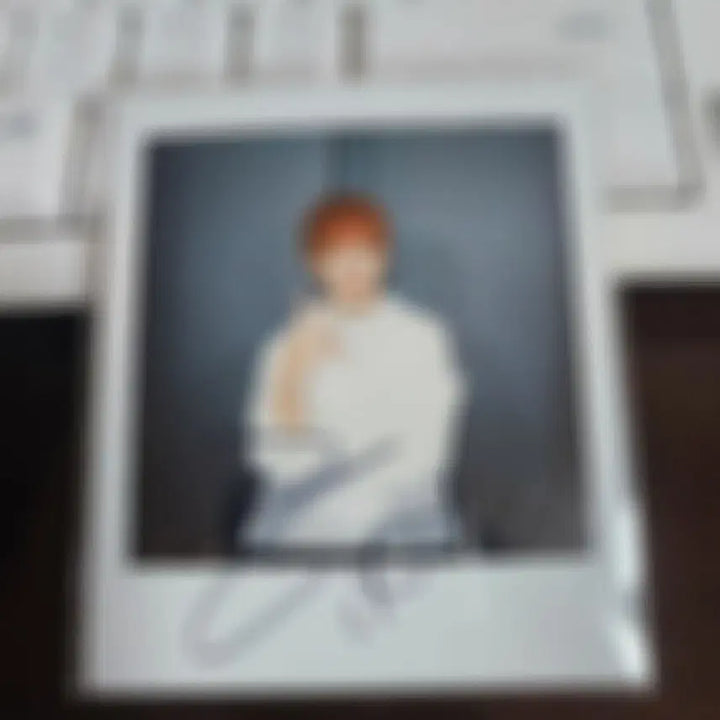 [BUNJANG] ATEEZ Hongjoong Autographed Polaroid / 에이티즈 홍중 싸인 폴라