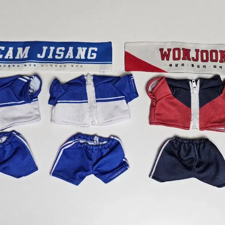 [BUNJANG] Xia Junsu &amp; Gong Tae-som 20cm Dolls with Uniform Set and Mini Banners / 솜준수&amp;공태솜+미니즈타임 교복점+현수막