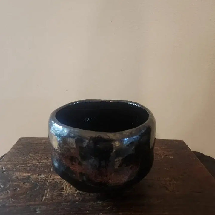 [BUNJANG] Kuro Raku Chawan (Black Raku Tea Bowl) - Unused New Condition / 칠흑의 어둠 속 피어난 붉은 불꽃, 고아한 멋의 쿠로라쿠 다완