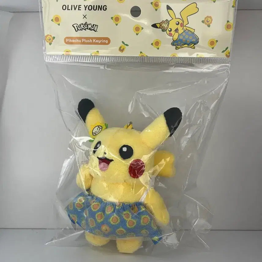 [BUNJANG] Olive Young Pokémon Summer Vacation One Piece Pikachu Keyring Doll (Sealed) / 올리브영 포켓몬 여름방학 원피스 피카츄 키링 인형 미개봉 새상품