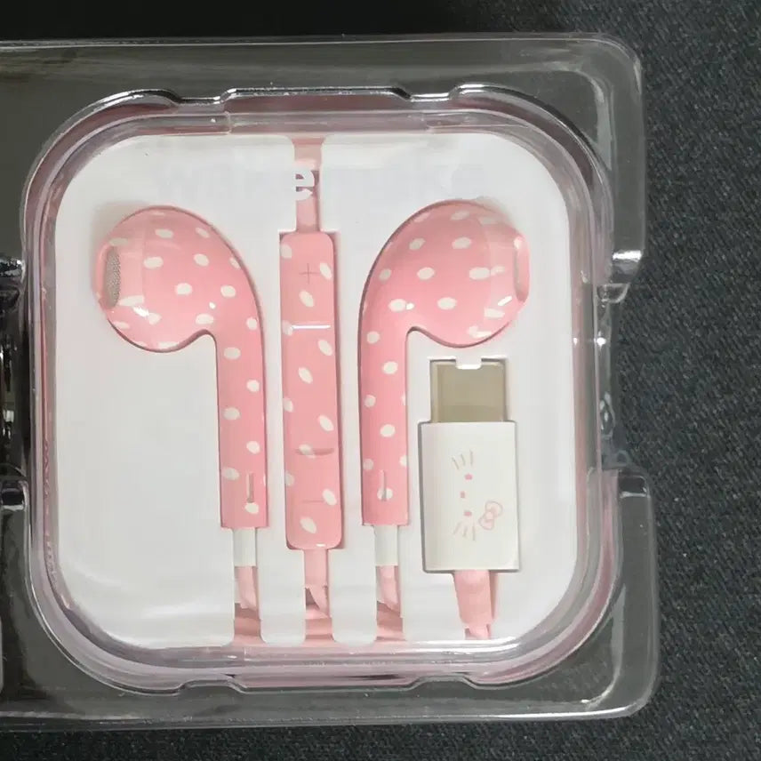 [BUNJANG] WakeMake Hello Kitty Striped Earphone Pink Dot / (새상품) 웨이크메이크 헬로키티 줄 이어폰 핑크 도트