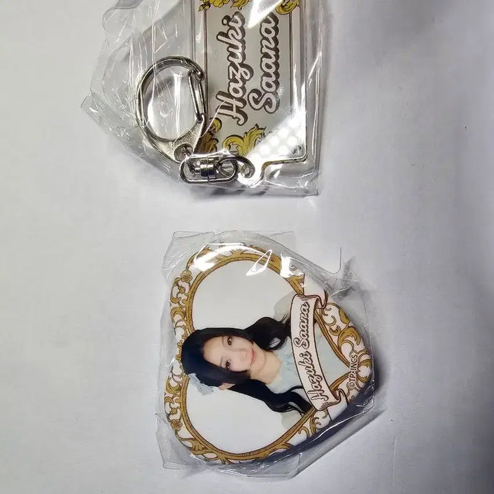 [BUNJANG] Takanenoshiko Hazuki Saara Acrylic Keyring + Heart Badge Set / 타카네노 나데시코 Hazuki Saara 아크릴 키링 + 하트 뱃지 세트