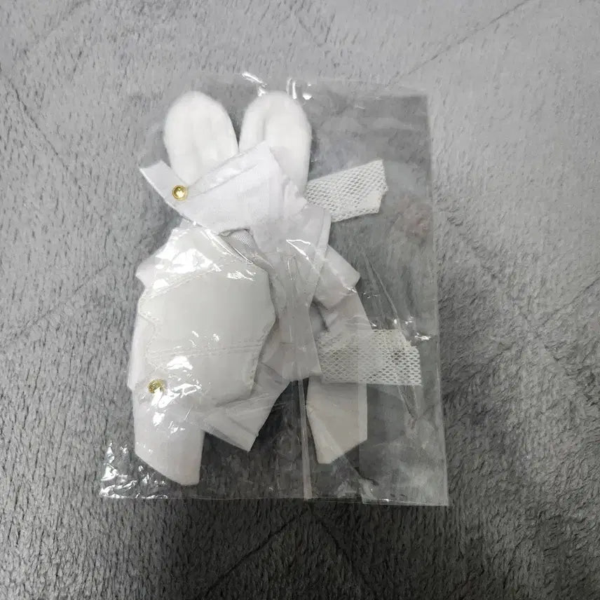 [BUNJANG] 10cm Bunny Hanbok Doll Clothes Wardrobe / 10cm 바니 한복 인형옷 옷장 하얀색 솜옷 10깅 바니한복 양도 판매