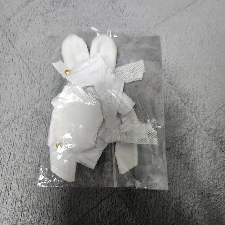 [BUNJANG] 10cm Bunny Hanbok Doll Clothes Wardrobe / 10cm 바니 한복 인형옷 옷장 하얀색 솜옷 10깅 바니한복 양도 판매