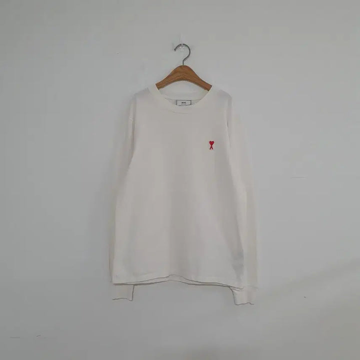 [BUNJANG] AMI Small Heart Logo Long Sleeve T-Shirt Ivory / No.26050617 아미 스몰 하트 로고 긴팔 티셔츠 아이보리