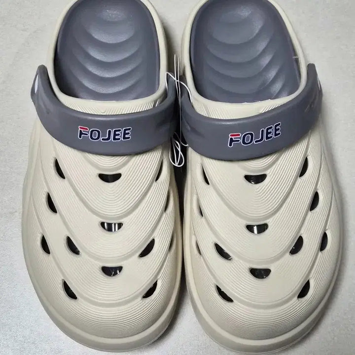 [BUNJANG] Comfortable Slip-On Sandals - Beige &amp; Grey, Size 265 / 