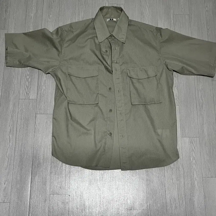 [SOLD OUT] (M) 유니클로U 유틸리티 반팔셔츠