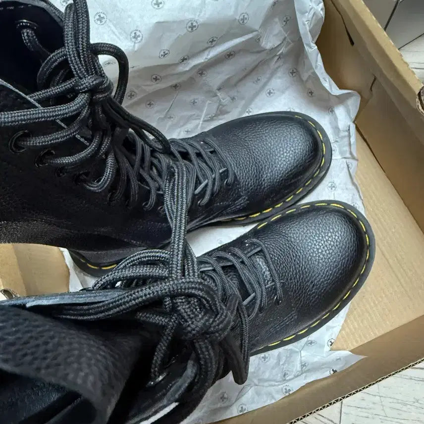 [BUNJANG] Dr. Martens 1B99 Original 14-Eye Black Combat Boots / 닥터마틴 1B99 오리지날 14홀 블랙 워커부츠