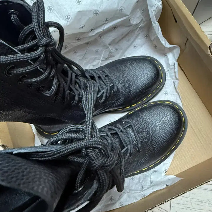 [BUNJANG] Dr. Martens 1B99 Original 14-Eye Black Combat Boots / 닥터마틴 1B99 오리지날 14홀 블랙 워커부츠