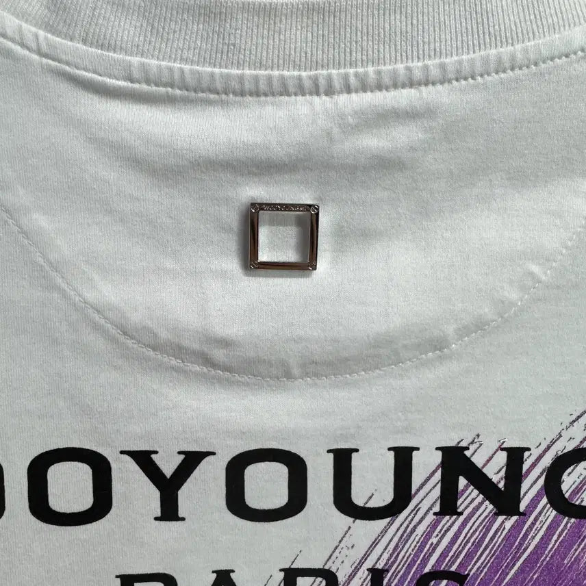[BUNJANG] Wooyoungmi Feather Back Logo T-Shirt White / [44] 우영미 깃털 백로고 반팔 화이트