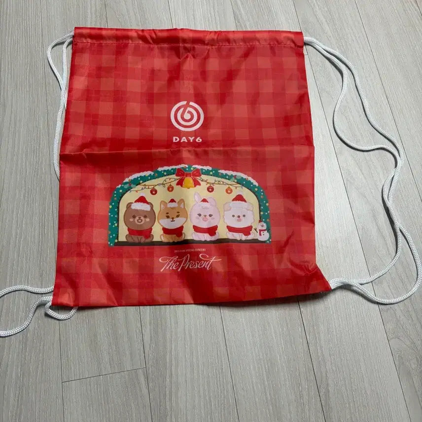 [BUNJANG] Day6 Christmas Concert Fan Gift String Bag / Day6 크리스마스 콘서트 팬 기프트 클콘 스트링백