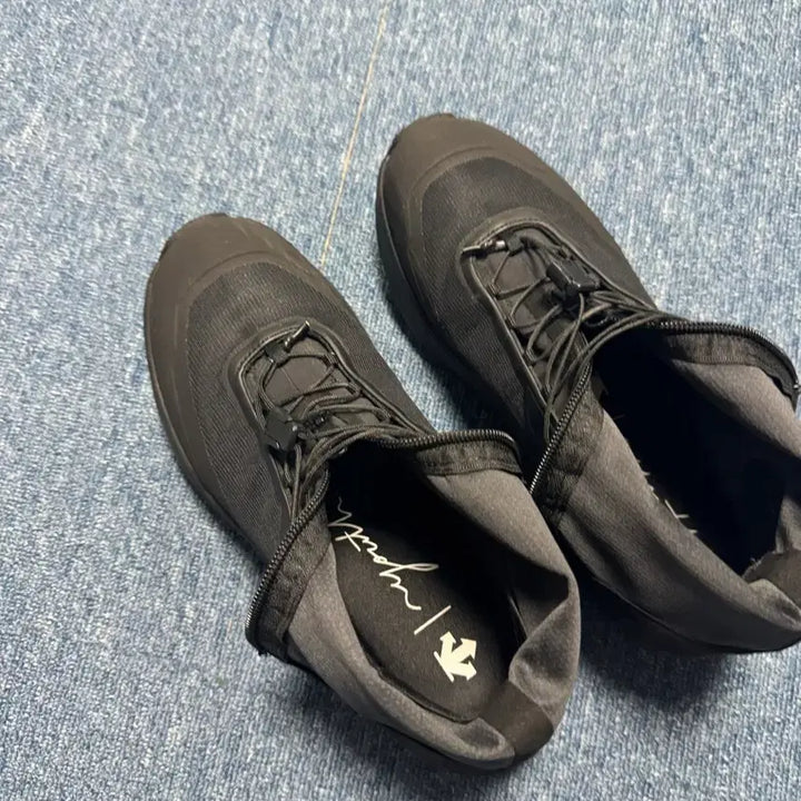 [BUNJANG] Descente Shift Trail Running Shoes Black 260 / 유스 데상트 시프트 트레일 블랙 260