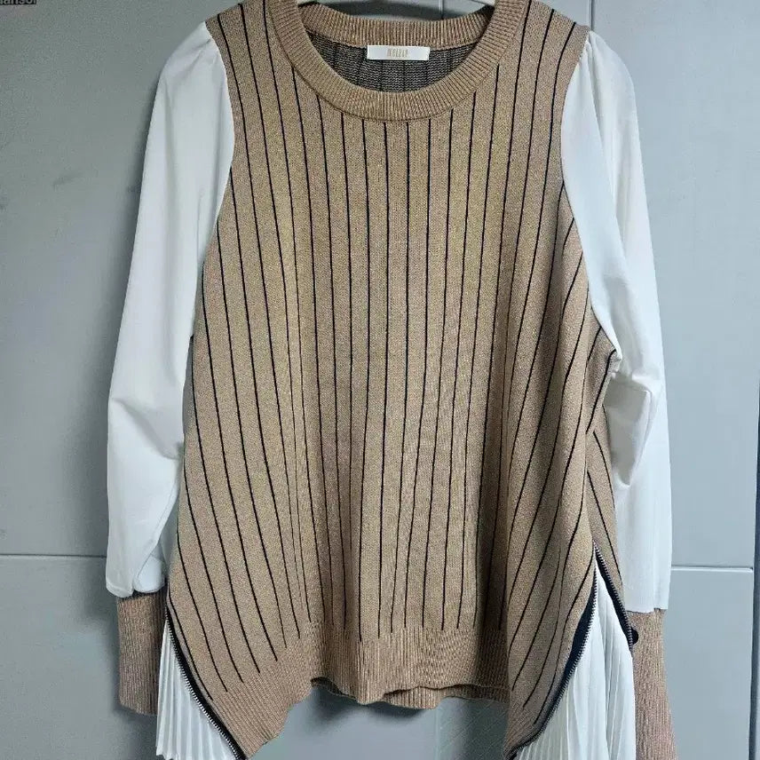 [BUNJANG] MELBON Striped Color-Block Pleated Knit Blouse (Size 66-77) / [S급/멜본] 스트라이프 배색 플리츠 니트 블라우스 (66~77)