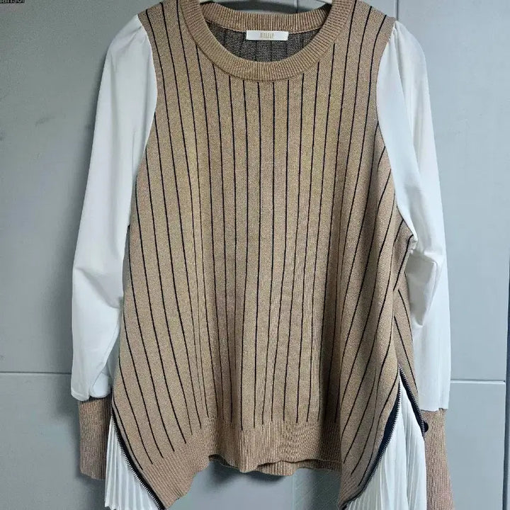 [BUNJANG] MELBON Striped Color-Block Pleated Knit Blouse (Size 66-77) / [S급/멜본] 스트라이프 배색 플리츠 니트 블라우스 (66~77)