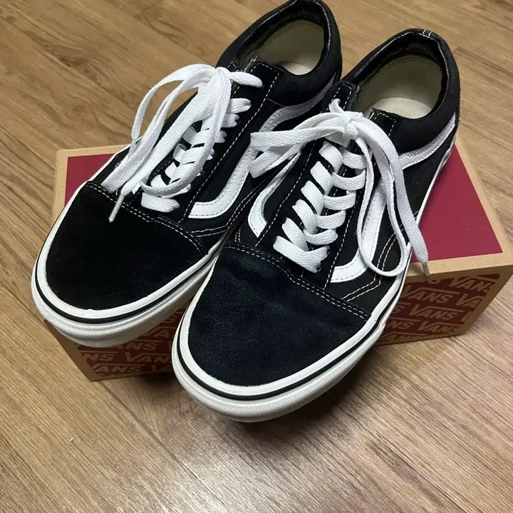 [BUNJANG] Vans Old Skool Sneakers (Size 265) / 반스 올드스쿨 265