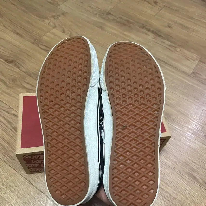 [BUNJANG] Vans Old Skool Sneakers (Size 265) / 반스 올드스쿨 265
