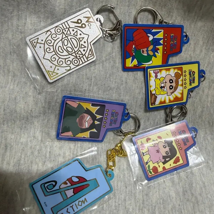 [BUNJANG] Crayon Shin-chan Character Card Keychain Set / 짱구 캐릭터 카드 키링 세트