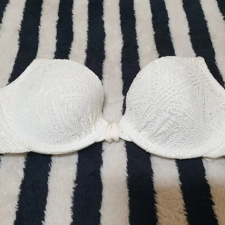 [BUNJANG] White Lace Bra Panty Set / (중고)화이트 레이스  브라팬티