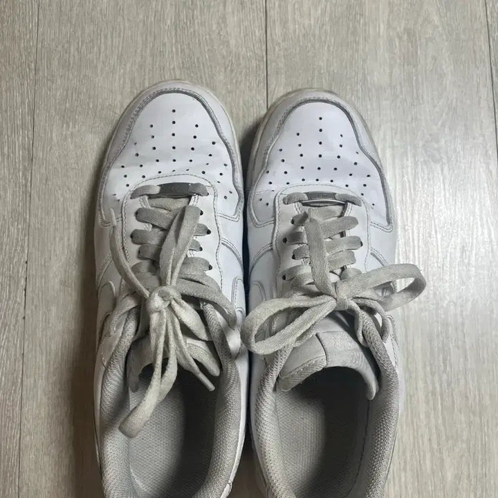 [BUNJANG] Nike Air Force 1 White Low Top Sneakers (275) / 나이키 에어포스 1 화이트 [275]