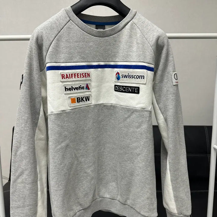 [BUNJANG] Descente Swiss Audi Patch Sweatshirt Size 100 / 사이즈 100) 데상트 스위스 아우디 패치 맨투맨