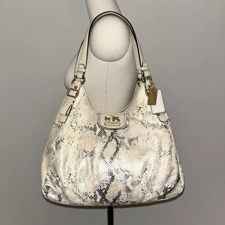 [BUNJANG] Coach Snakeskin Shoulder Bag / Coach Snake skin Shoulder bag