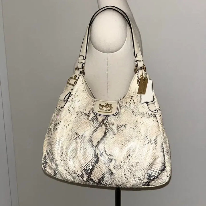 [BUNJANG] Coach Snakeskin Shoulder Bag / Coach Snake skin Shoulder bag