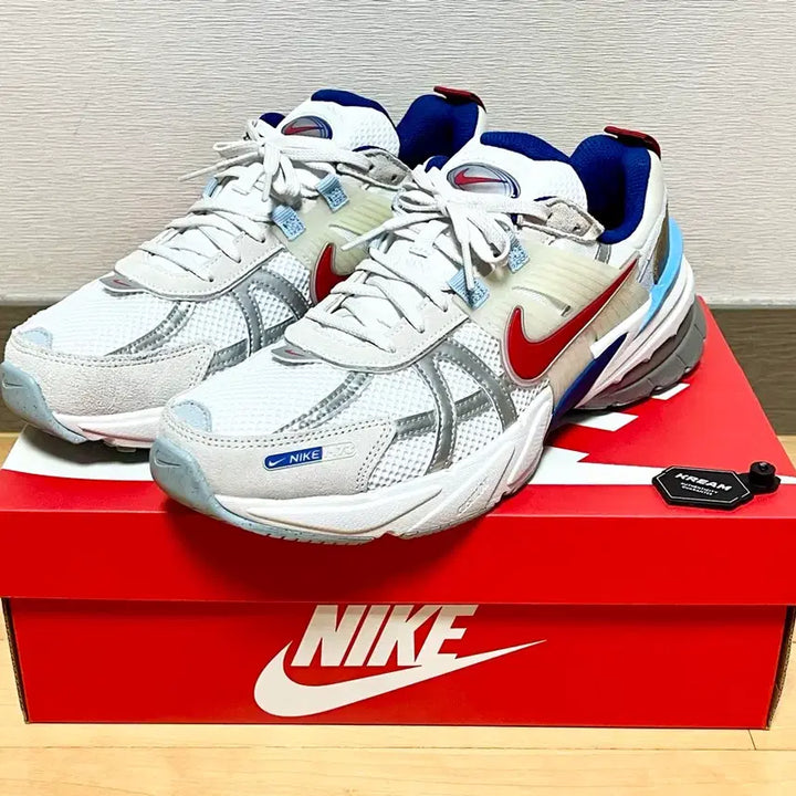 [SOLD OUT] [W285] 나이키 V2K 런 메탈릭 실버 짐 레드(건담)