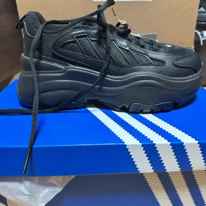 [BUNJANG] Adidas Ozgaia Core Black Shoes / 아디다스 오즈가이아 코어블랙 225
