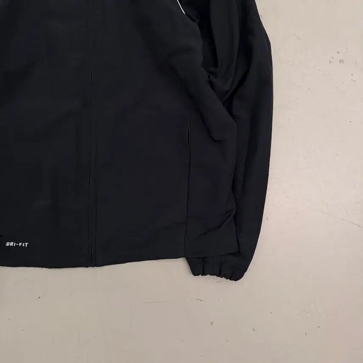 [BUNJANG] Nike Swoosh Lining Windbreaker Jacket / 나이키 스우시 라이닝 바람막이