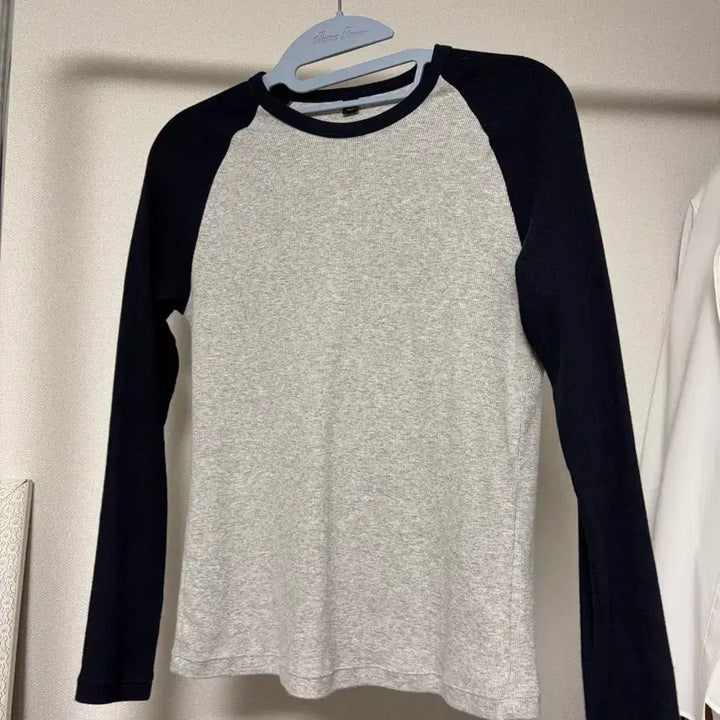 [BUNJANG] Uniqlo Raglan T-shirt / 유니클로 나그랑