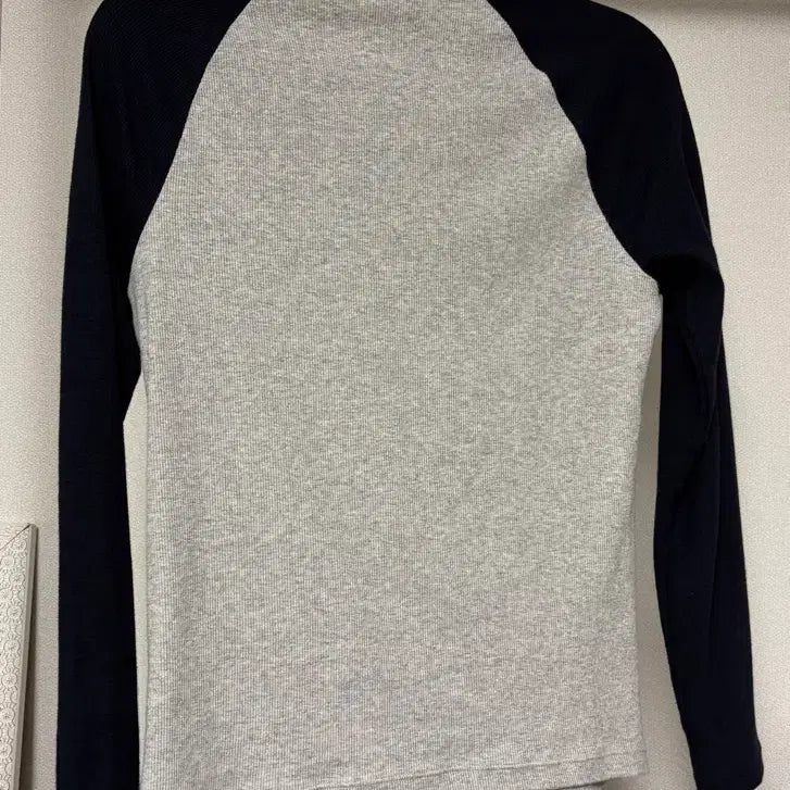 [BUNJANG] Uniqlo Raglan T-shirt / 유니클로 나그랑