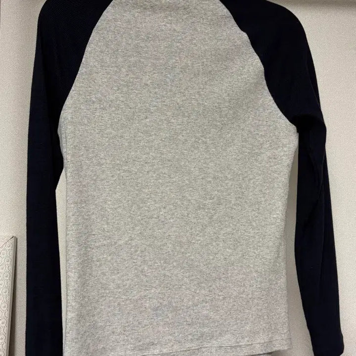 [BUNJANG] Uniqlo Raglan T-shirt / 유니클로 나그랑