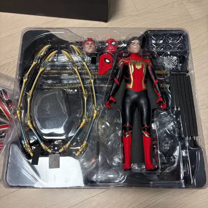 [BUNJANG] Hot Toys No Way Home Integrated Suit Deluxe MMS624 / 핫토이 노웨이홈 인터그레이티드 디럭스 mms624