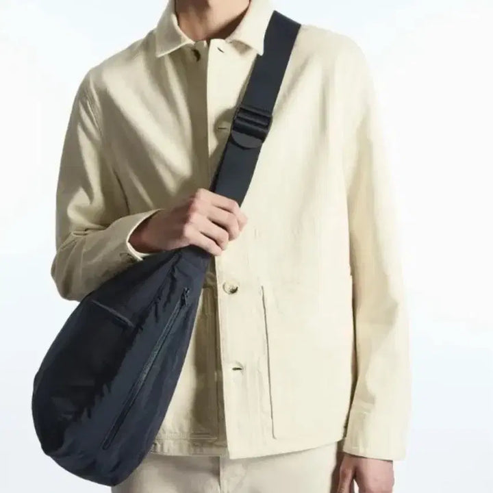 [BUNJANG] COS Nylon Slouchy Messenger Bag Navy / COS 코스 나일론 슬라우치 메신저백 네이비