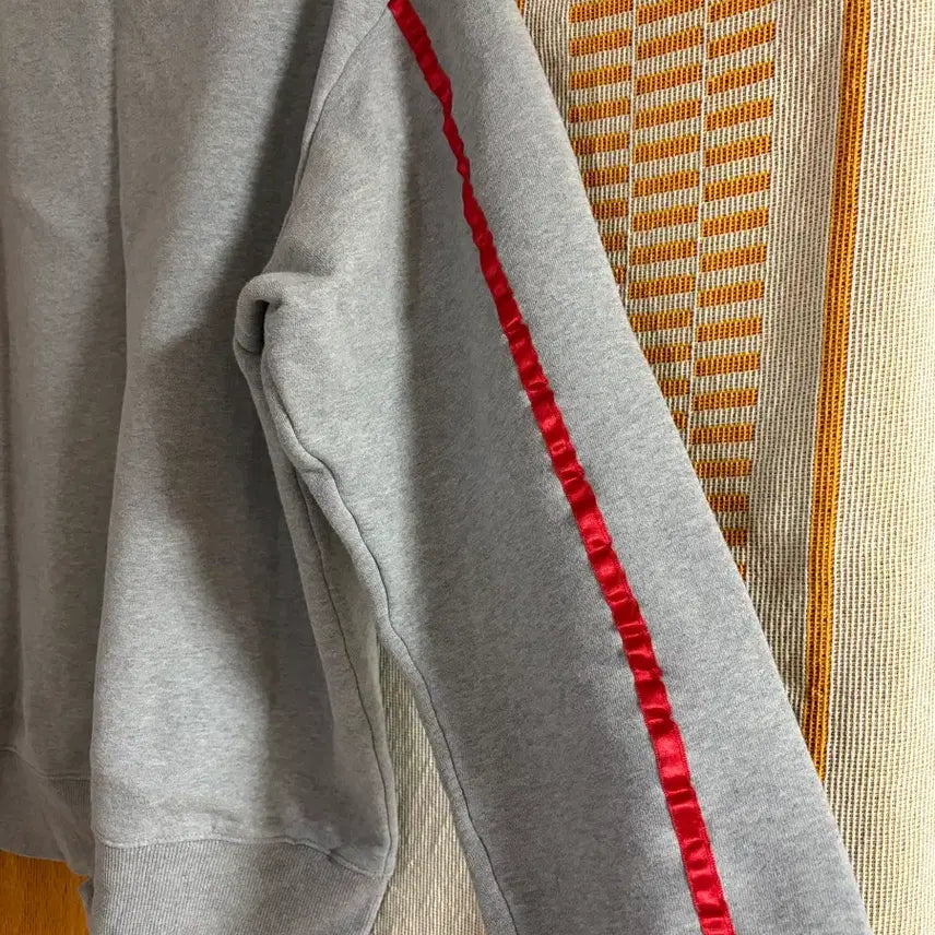 [BUNJANG] Stereo vinyls Crewneck Sweatshirt (M) / Stereo vinyls 그레이 맨투맨 (M)
