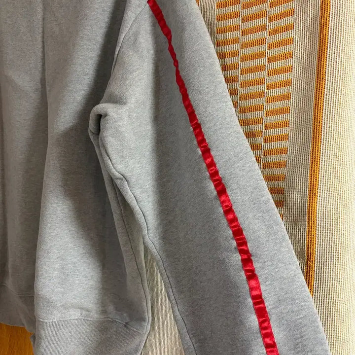 [BUNJANG] Stereo vinyls Crewneck Sweatshirt (M) / Stereo vinyls 그레이 맨투맨 (M)