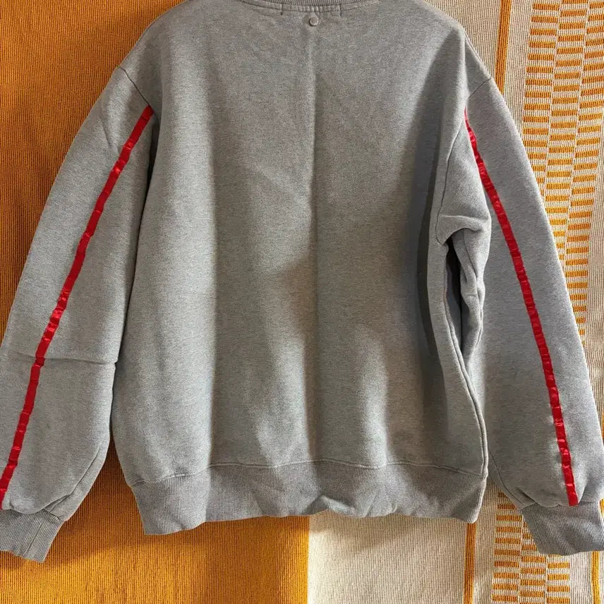 [BUNJANG] Stereo vinyls Crewneck Sweatshirt (M) / Stereo vinyls 그레이 맨투맨 (M)