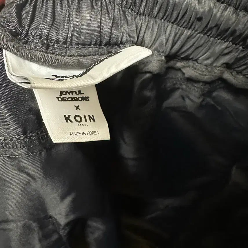 [BUNJANG] MJD x Koin Seoul Two Tuck Re-Nylon Wide Pants / MJD x Koin Seoul Two Tuck Re-Nylon Wide