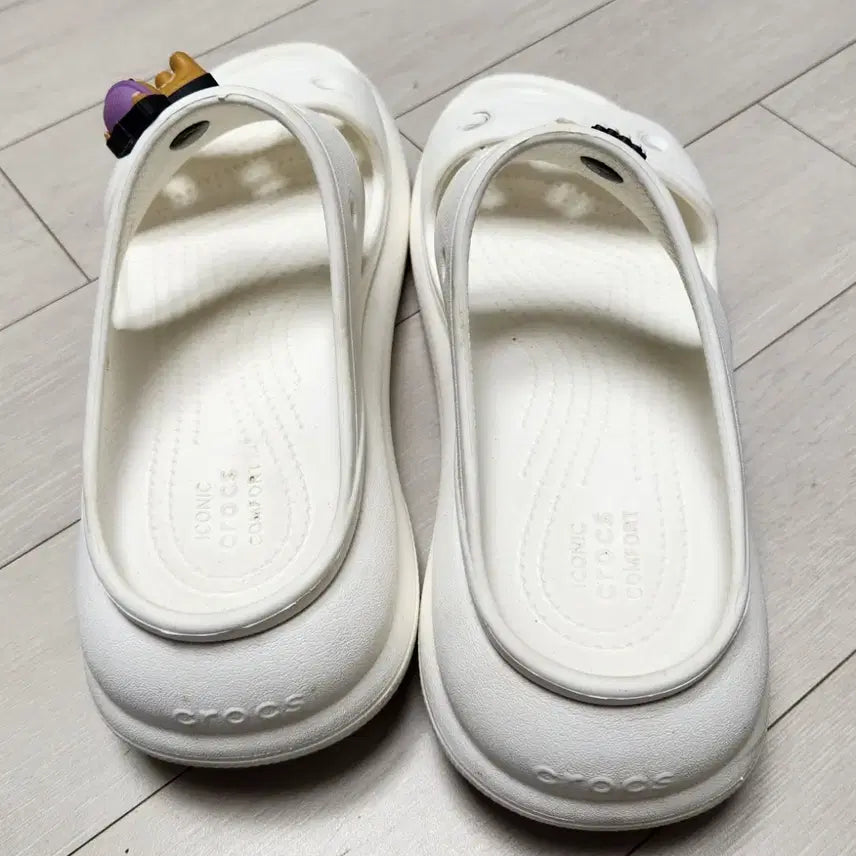 [BUNJANG] Crocs Crush Sandals White Size 250 / 크록스 크러쉬 샌들 화이트 색상 250