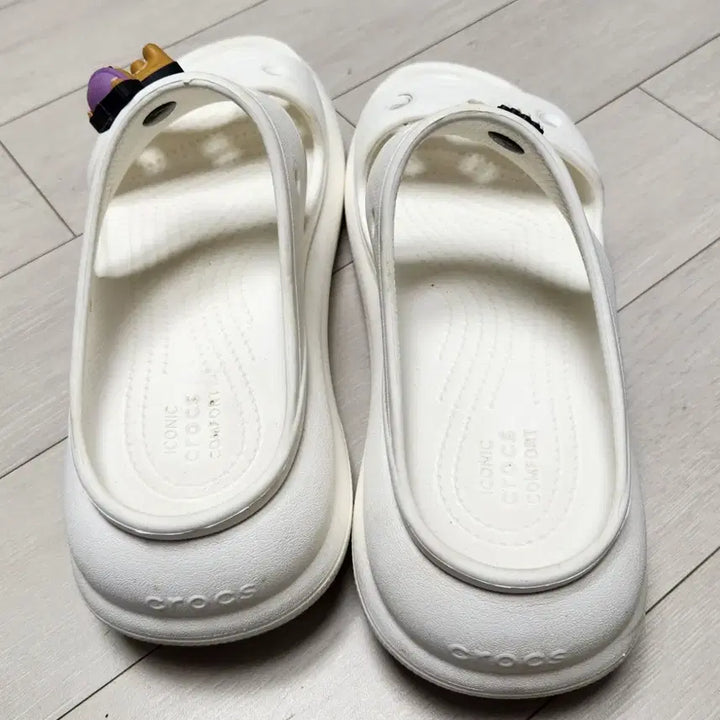 [BUNJANG] Crocs Crush Sandals White Size 250 / 크록스 크러쉬 샌들 화이트 색상 250