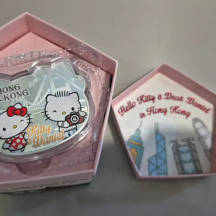 [BUNJANG] Sanrio Hello Kitty 1oz .999 Fine Silver Coin Limited Edition (300 pcs) / 300개한정판) 산리오 공식라이선스 헬로키티 은화 1온스