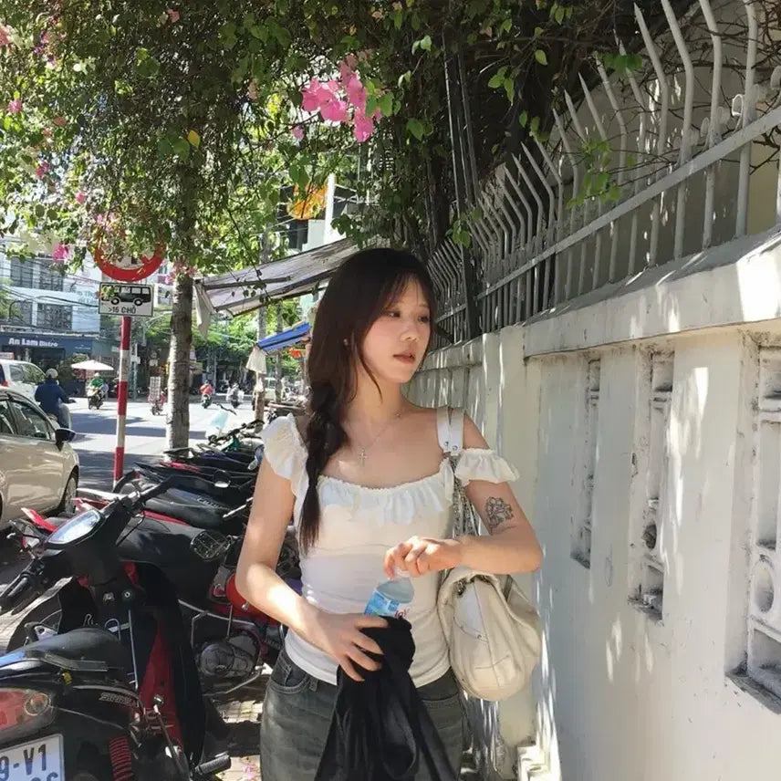 [BUNJANG] Our Cabinet Frill Sleeveless Top / 아워캐비넷 our cabinet 프릴 슬리브리스