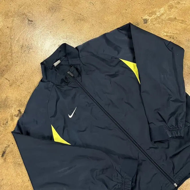 [BUNJANG] Nike Windbreaker Navy Yellow / [정품/M] 나이키 바람막이 네이비 옐로우