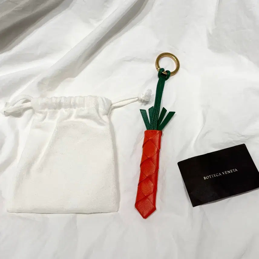 [BUNJANG] Bottega Veneta Carrot Charm Keyring / 보테가베네타 당근 키링 새상품